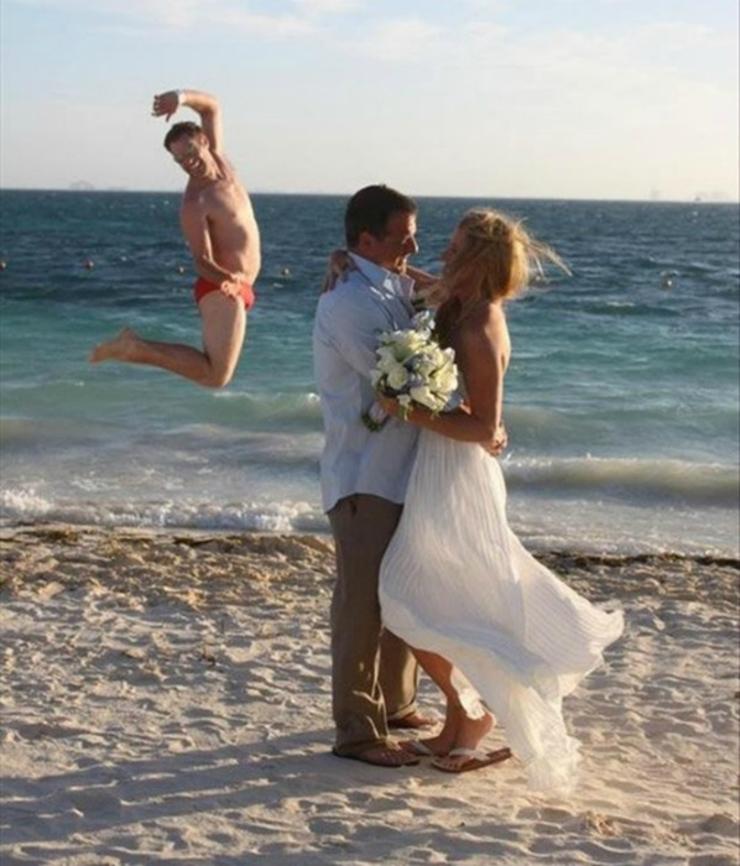 20 неудачных свадебных фото, которые потешили всех, кроме невест