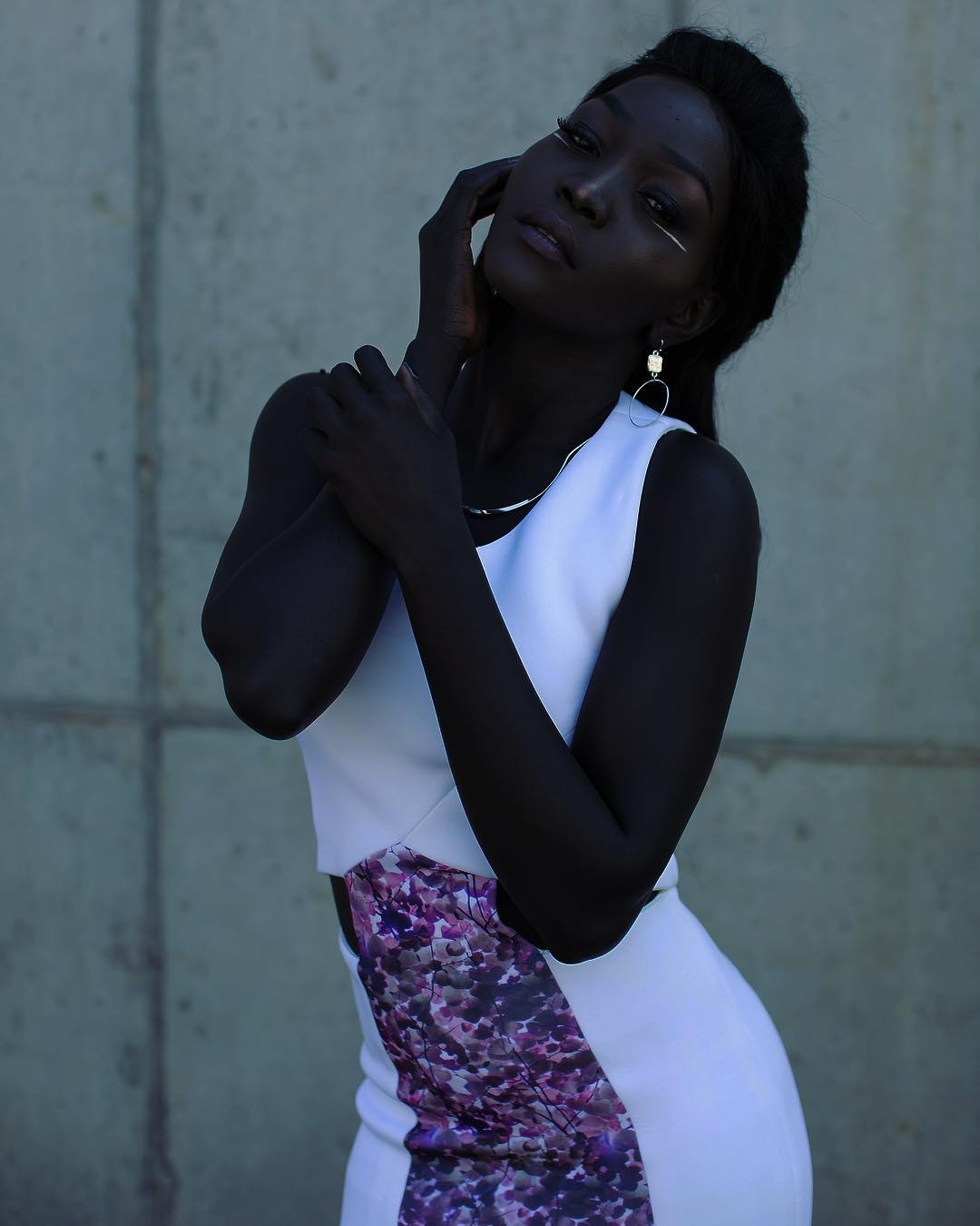 Белая черная негритянка. Няким Гатвеч. Нуаким Гатвеч модель. Нуаким Гатвеч модель из Южного Судана. Суданская модель Ньяким.