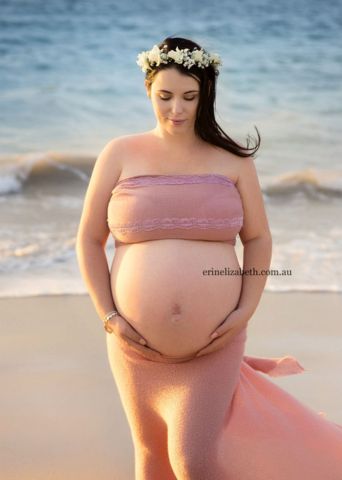 Эта женщина просто фотографировалась беременной на пляже. Кто же мог ожидать, что она…