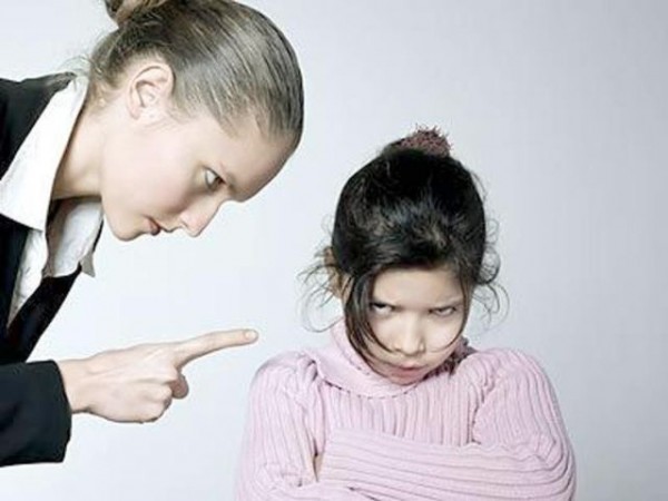 7 поступков родителей, которые сильно обижают наших детей